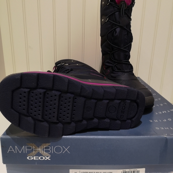 Brand new Geox snow boot - Picture 2 of 2